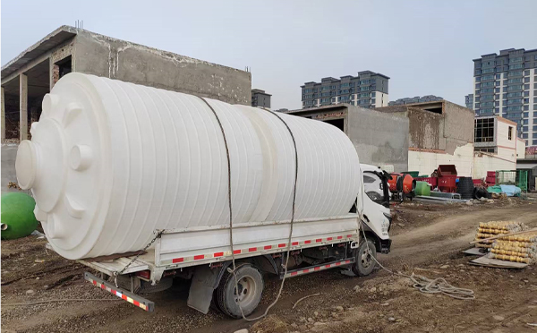 PE临夏塑料大桶运输中